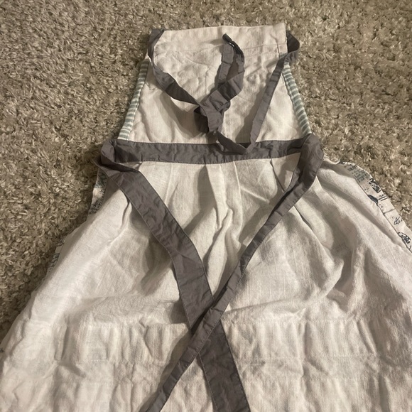 Kids bakers apron with Paris design excellent condition - Picture 6 of 6